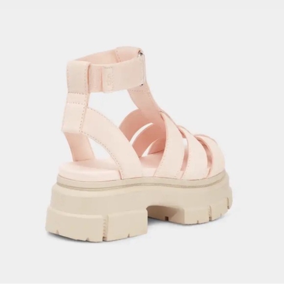 UGG Ashton Strappy Rosy Beige Platform
Gladiator Sandals - Picture 4 of 14